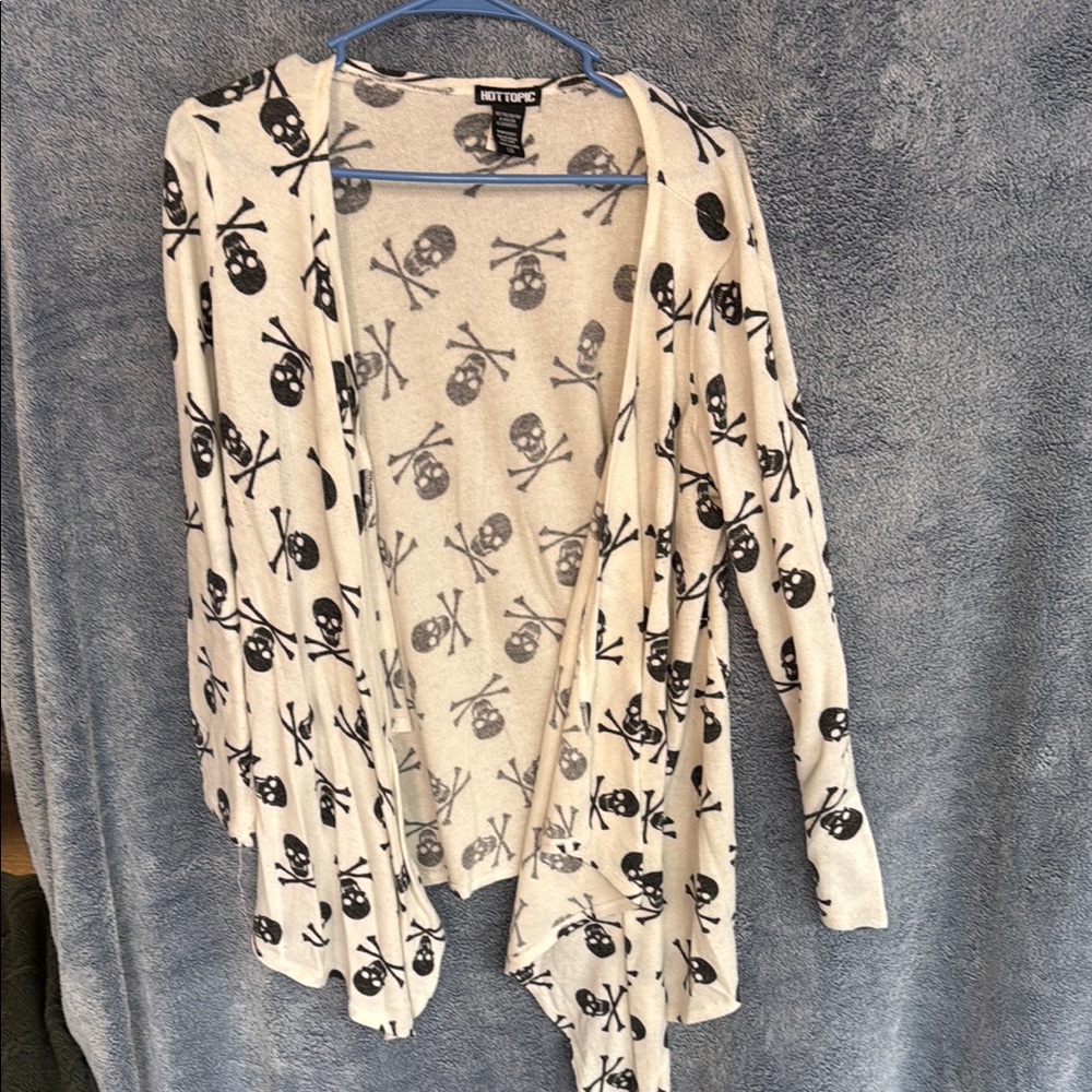 Hot Topic Cream and Black Floral Cardigan Sweater